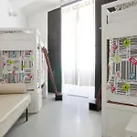 Destination Hostel *