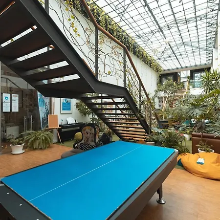 Destination Hostel *
