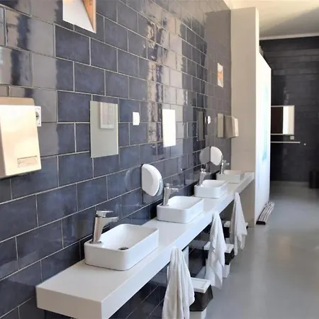 Vandrarhem Destination *