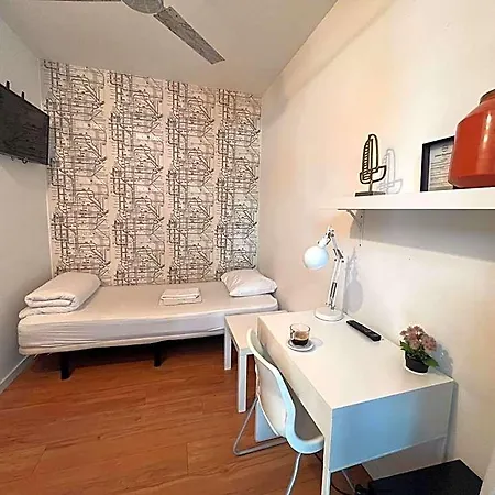 Destination Hostel *