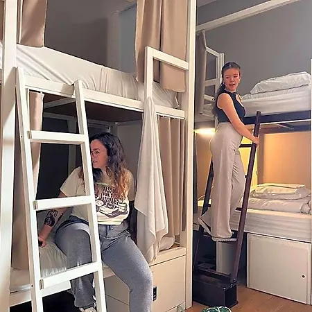 Hostal Destination *